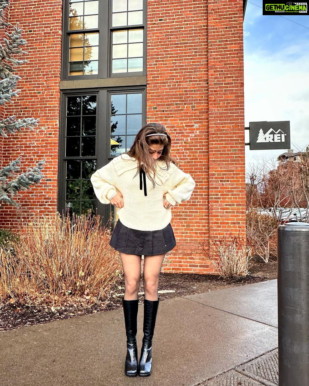 Aditi Bhatia Instagram - It’s blair waldorf day with the sweetest boy Bend, Oregon