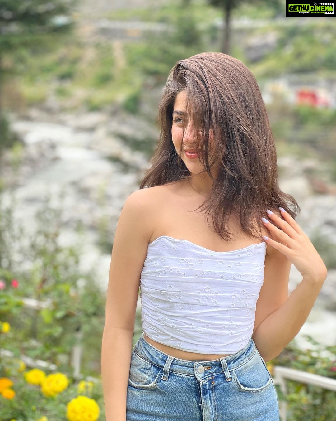 Aditi Bhatia Instagram - if ‘sukoon’ was a place 🕊 Manali, Himachal Pradesh