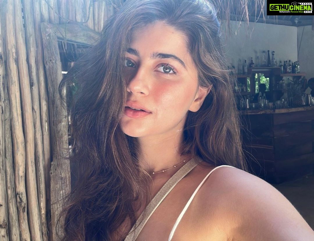 Aditi Bhatia Instagram - forgot about selfies lately