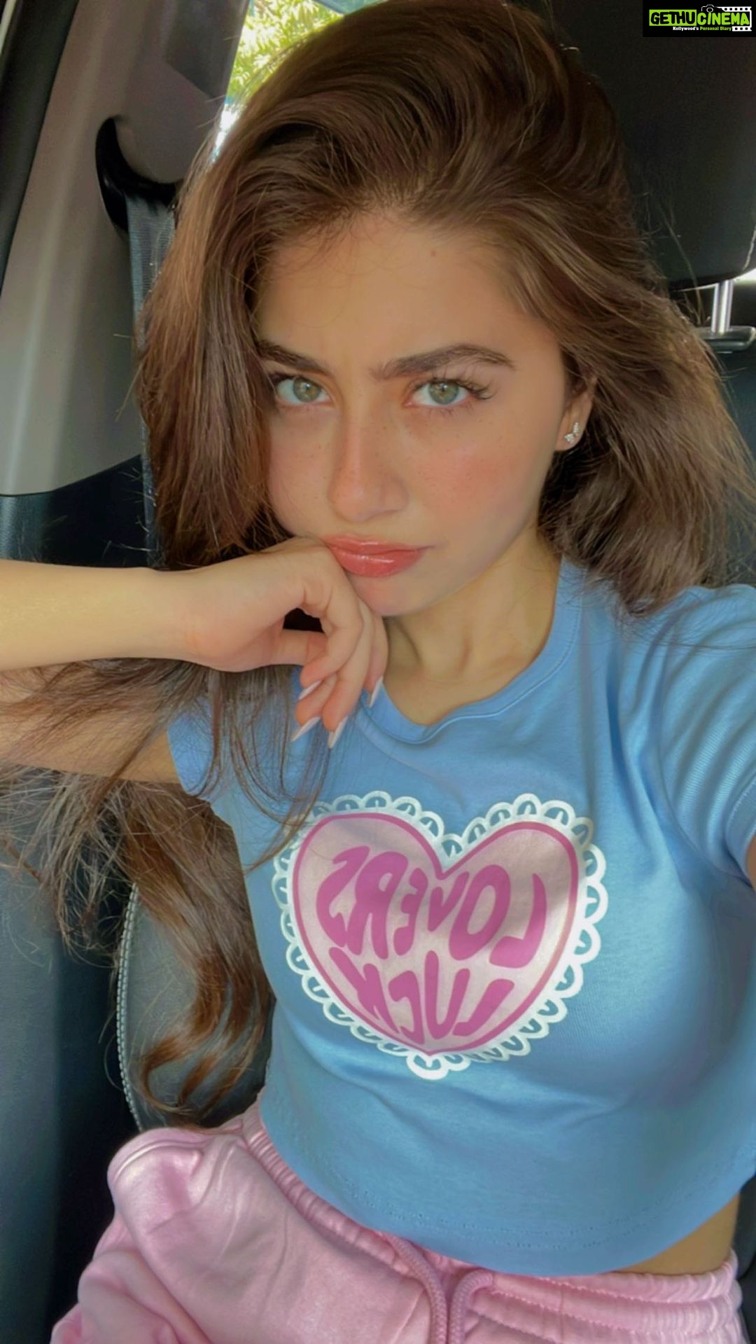 Aditi Bhatia Instagram - story of my life (: