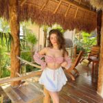 Aditi Bhatia Instagram - stuffing myself with guac & chips everyday