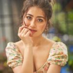 Aditi Bhatia Instagram – sitting pretty ♡

📸: @rohanshrestha 
MUA: @makeupbyriddhima 
Hair by: @swapnil_makeupnhair