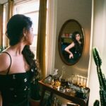 Aditi Bhatia Instagram – oh darling 🥀

📸 : @sofziman 
MUA : @champagneheidybeauty_