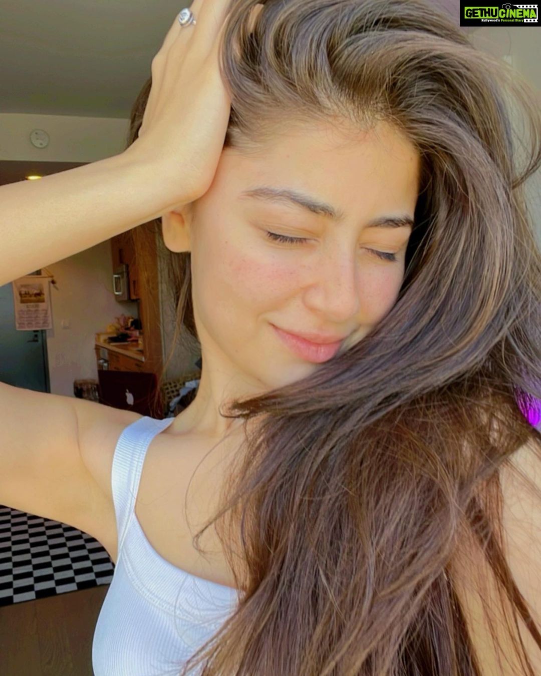 Aditi Bhatia Instagram - good mawning 🥱 Los Angeles, California