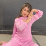 Aditi Bhatia Instagram - me to my imaginary boyfie on feb 14th ☺️ choreography by @rajendrachaturvedi 🙏🏻🤍 outfit from @labelaishwaryrika 💕 earrings from @oshri.accessories ✨