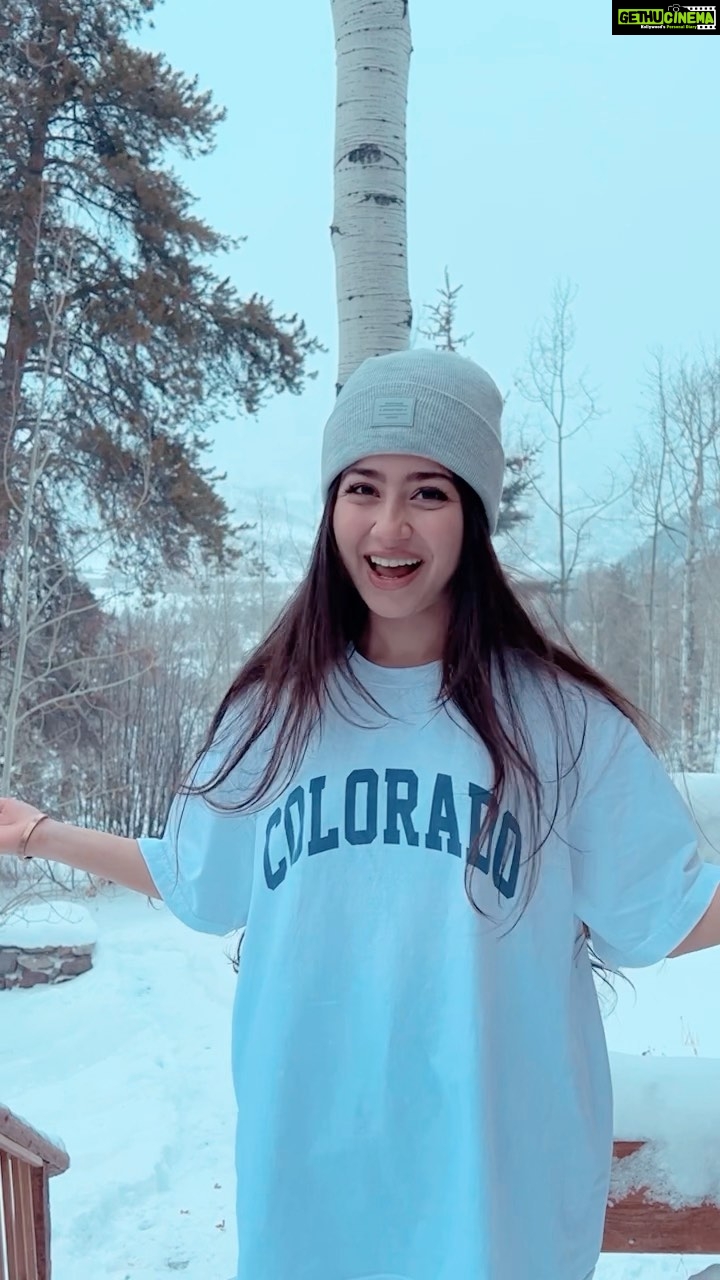 Aditi Bhatia Instagram - one take reel in the middle of a lot of chaos and extreme weather conditions :) Vail, Colorado