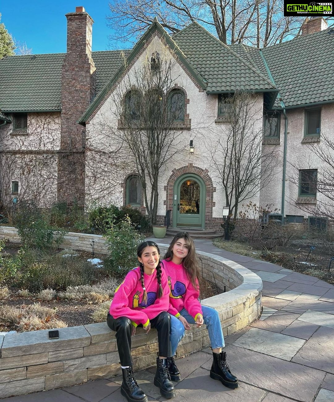 Aditi Bhatia Instagram - beffie 🐌💗 Denver Botanic Gardens