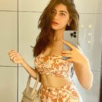 Aditi Bhatia Instagram - nobody clicks my pics so mirror selfies to the rescue 🧡 @revolve #RevolveMe