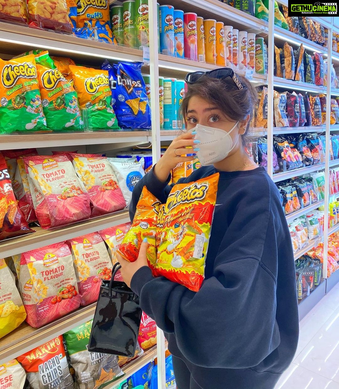 Aditi Bhatia Instagram - a few minutes later 😔 📸: @bhatia_bina 😒