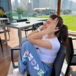 Aditi Bhatia Instagram - sky diving in 10 minutes 😰😵‍💫 wish me luck