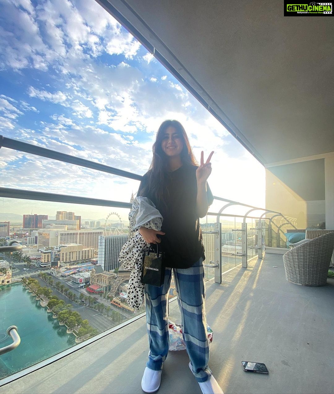 Aditi Bhatia Instagram - Swipe left to see how i actually looked before 12 hours of 🕺🏼 Las Vegas, Nevada