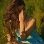 Aditi Bhatia Instagram – 🌼🌾✨

📸 : @frankie_marin