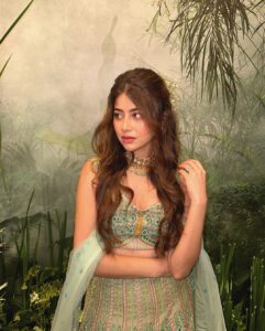Aditi Bhatia Instagram - lately i only attend weddings and cry 🥹

Styled by: @stylebysugandhasood × @teamsugandhasood
 Assisted by: @styleitupwithmicheala × @vibhutistyles
 Outfit: @kiasacouture
Jewelry: 
Neckpiece: @kushalsfashionjewellery
Earrings: @rubans.in @oakpinionpr