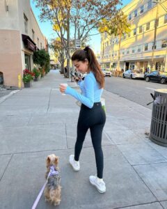 Aditi Bhatia Instagram - Motivated to workout again because i got some new clothes ;)) from @glowmode_official <3 

Use code : Cozy133 to get 15% off 

#glowmodeHAUL #GLOWMODE
