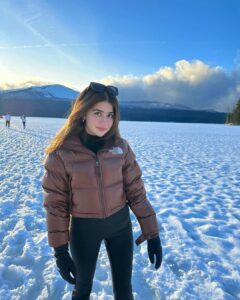 Aditi Bhatia Instagram - Hello 2023 🤎