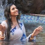 Aishwarya Khare Instagram - By God tu lagti hai jaise Swimming pool me phool kamal ka 🌸🤭❤️