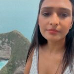 Aishwarya Khare Instagram - Most touristy i’ve been in all my life 🤭 . Clicked by my amazing tourist guide/Driver He was a Pro 😀 . 💙💙 . #rediscovering #byebye2022