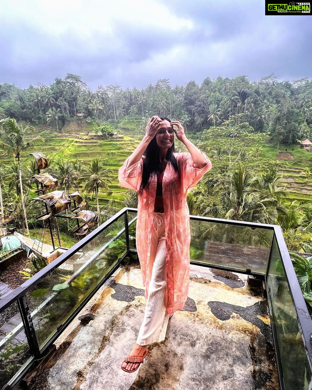 Aishwarya Khare Instagram - “Its a process, And you’re a work in progress “ . Wise words by @sammy280297 ❤️ . #Rediscovering #byebye2022