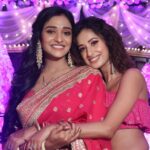 Aishwarya Khare Instagram - Caption this. 😁❤️ #bhagyalakshmi #lakshmi #malishka #zeetv @zeetv @aishwarya_khare