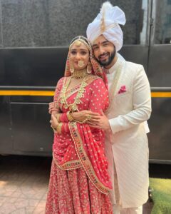 Aishwarya Khare Instagram - Main phir bhi tumko chahunga ❤️❤️
#rishmi