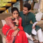 Aishwarya Sharma Bhatt Instagram - Aao Husband Jhagda karein 🤣 #aishwaryasharma #neilbhatt #neilkiaish #couplegoals❤ #funnyreels #instatrends #trendingreels