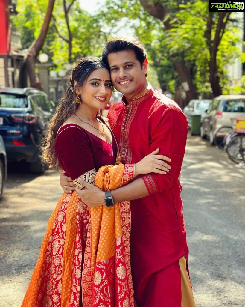 Aishwarya Sharma Bhatt Instagram - शुभ लग्न ❤️ #wedding #weddingseason #marathimulgi #marathiwedding #couplegoals #mytribe
