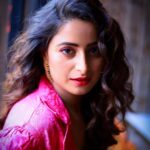 Aishwarya Sharma Bhatt Instagram - It feels like I am living in a different Era 💕 Styled by @rimadidthat Photographer @the_pixeleyes Glam @makeupbynainaa Outfit @suwishofficial Jewellery @goldenbyree Location @invisiblegastronomybar PR @mediatribein #aishwaryasharma #newphotoshoot #vintage #retro #photoshootday #lookoftheday #differentera #fashioninspo #fashionista #lifestlye #fashionphotography