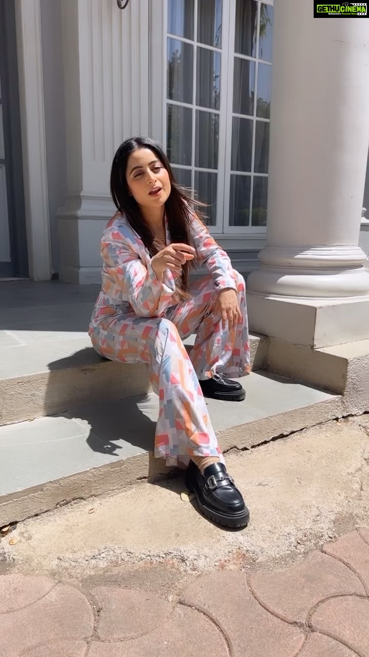 Aishwarya Sharma Bhatt Instagram - Tu kheench meri photo 📸 Outfit: @neofaaofficial Stylist: @styling.your.soul Brand Pr: @socialpinnaclepr #aishwaryasharma #fashioninspo #fashionista #fashioninsta #funnyreels #ootd #coordset #comfy #reelitfeelit #ᴛʀᴇɴᴅɪɴɢʀᴇᴇʟs