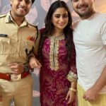 Aishwarya Sharma Bhatt Instagram – Aadhi adhuri baatein 🤣🤣🤣

@aisharma812 @bhatt_neil @vihansometimes 

#reels #reelsinstagram #aishwaryasharma #neilbhatt #vihanverma #ghumhaikisikeypyaarmeiin #trendingreels #funny #funnyvideos #family