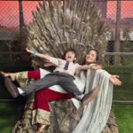 Aishwarya Sharma Bhatt Instagram - “When you play Game of Thrones you Win or you Die” buuuutttt we found our Throne of Funnnnnn 😂🤣 with @tanmayrishi #aishwaryasharma #tanmayrishi #pakhi #vinu #ghumhaikisikeypyaarmeiin #bts #funbehindthescenes #gameofthrones #theironthrone #crazyus