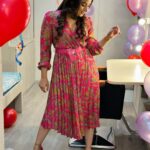Aishwarya Sharma Bhatt Instagram - So this is an appreciation post for my Makeup Artist Ritu @smriti_bhowmick256 she planned this beautiful surprise for me❤️ she came on set at 5:00am and did everything own her own I am so happy and obliged Ritu and thankyou my husband @bhatt_neil for being a part of this planning… I love surprises 🥹❤️ thankyou again you guys made my day.. love you😘🤗❤️ and @peachyboo.in @kumkum.t11 I must say I am inlove this dress..❤️ Wearing @peachyboo.in #birthday #8thdecember #aishwaryasharma