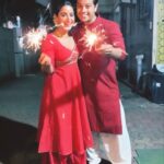 Aishwarya Sharma Bhatt Instagram - Happy Diwali 🪔 Home decor Samay Diya @ritualistic.in Vocal @vishwapreet_kaur #diwali2022 #hapyydiwali #diwaliedit