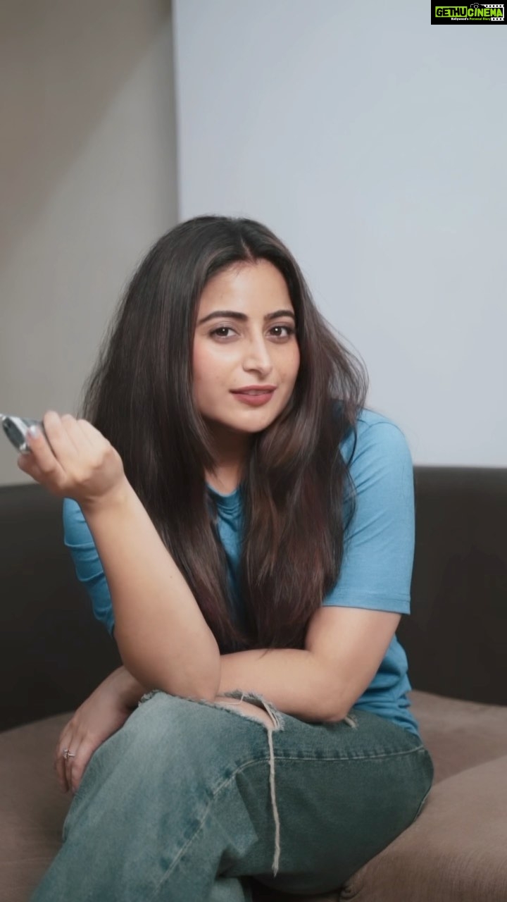 Aishwarya Sharma Bhatt Instagram - Jersey he toh hai jo har fan ko complete karti hai. Maine toh apni jersey le li hai from @mplsports . Aap kiska wait kar rahe ho? Jaaye aur le aaye, aur saath mein apni India team ko support kare kyuki yehi hai #HarFanKiJersey #MPLSports #AllNewT20Jersey #IndianCricketTeam #teamindia