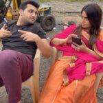 Aishwarya Sharma Bhatt Instagram – Tara-Sitara 🤣

#bhaibehen #sharmaverma #aishwaryasharma #vihanverma #ghumhaikisikeypyaarmeiin #bts #trendingreels #instatrending