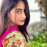 Aishwarya Sharma Bhatt Instagram – Captivating 💖💗

PC @bhatt_neil ❤️

#aishwaryasharma #aishwaryasharmabhatt #pakhi #patralekha #ghumhaikisikeypyaarmeiin #bts #flashback #nature #picturesoftheday #simplicityatitsbest #stayhappy