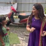 Aishwarya Sharma Bhatt Instagram – Creating my own little world 😂

Thankyou veera @vihansometimes for capturing these beautiful videos❤️

#ghumhaikisikeypyaarmeiin #bts #pakhi #savi #funtimes #aishwaryasharma #ariasakaria