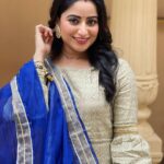 Aishwarya Sharma Bhatt Instagram – दियों के संग, ख़ुशियों के रंग
हो जाए मलंग, लेके नयी उमंग
रूप चतुर्दशी की ढेरों शुभकामनाएँ।

Wearing @the_homeaffair_jaipur 
Styling partner @styling.your.soul 

#diwali2022 #chotidiwali #roopchaudas #newyear #stayhappy #staysafe