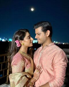 Aishwarya Sharma Bhatt Instagram - Karwa Chauth ❤️ 
I have got the best Husband love you so much bubu @bhatt_neil 😘🤗❤️
Thankyou so much Mutter @sunitabhatt47 for everything love you ..you are the best😘🤗😇

Wearing @womaste.ethnic 
Styling @styling.your.soul 
Makeup @drama_queen8399 
Hair - @zeenat_az 

#karwachauth2022 #firstkarwachauth #neilkiaish #couplegoals