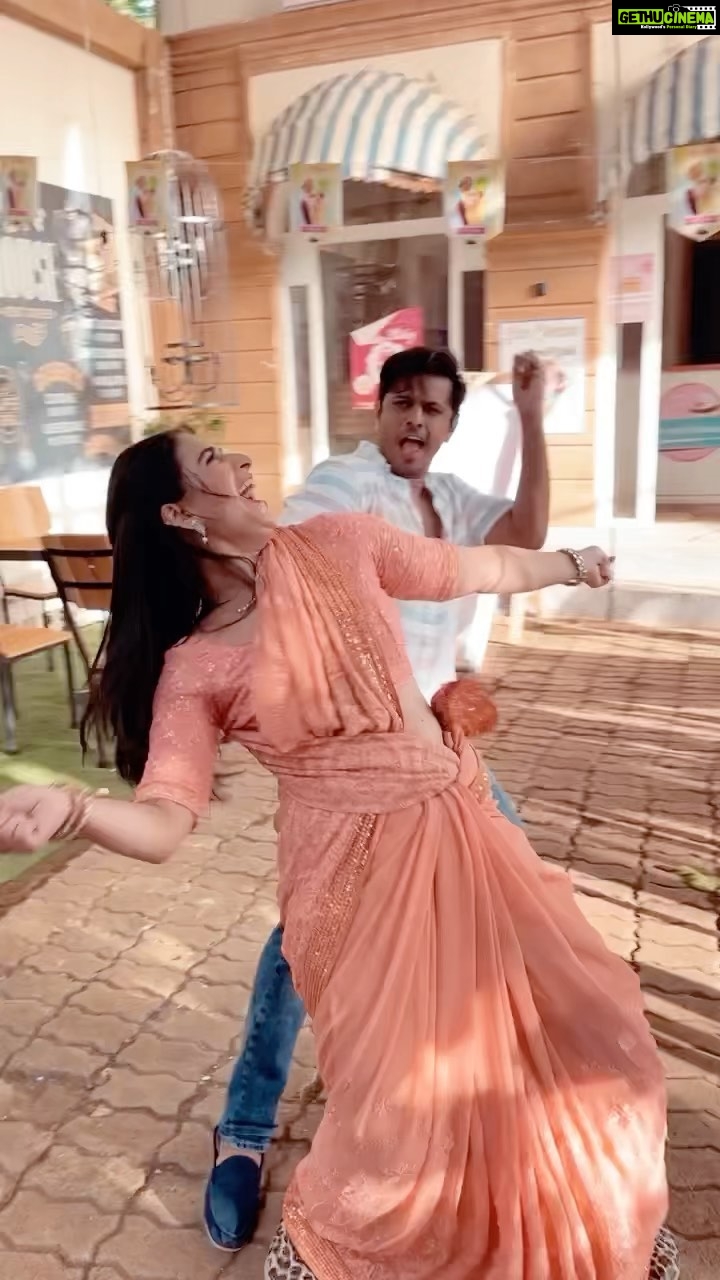 Aishwarya Sharma Bhatt Instagram - After looooonnnnggggg timeeeeee ππ»πΊπ»π₯ @actor_nithiin love this song β€οΈ Shot by @ck_69nomercy_09 #rarareddyiamready #instatrend #trendingsongs #trendingreels #aishwaryasharma #neilbhatt #onset #bts #couplegoals #stayhappy