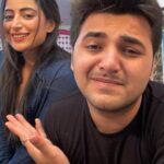 Aishwarya Sharma Bhatt Instagram – Sharma-Verma😂
Hum nahi sudherenge 😂

#aishwaryasharma #vihanverma #pakhi #mohit #funnyreels #trendingreels #trending #instatrend #aadibadi #stayhappy