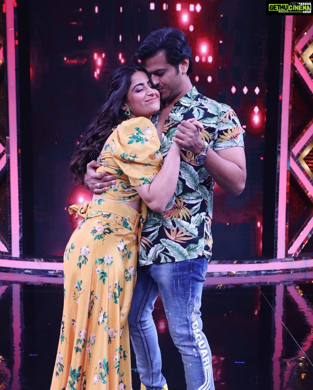 Aishwarya Sharma Bhatt Instagram - Happy birthday my partner in everything @bhatt_neil When I have a bad day, I know that I can count on your affection and love to cheer me up. You make me feel special every day. You are the most valuable person in my life Love You so Much .. enjoy your day 🎂🎉🥳 #birthdayboy #neilbhatt #4thaug2022