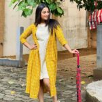 Aishwarya Sharma Bhatt Instagram – Papa ki pari.. jhat se giri 😂😂😂 
Caption by @vihansometimes 
PC @vihansometimes 
Wearing @janasyaclothing 
Styling partner @styling.your.soul 

#aishwaryasharma #picturesoftheday #happymonsoon #monsoon2022 #ootd #crocs #stayhappy