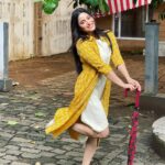 Aishwarya Sharma Bhatt Instagram – Papa ki pari.. jhat se giri 😂😂😂 
Caption by @vihansometimes 
PC @vihansometimes 
Wearing @janasyaclothing 
Styling partner @styling.your.soul 

#aishwaryasharma #picturesoftheday #happymonsoon #monsoon2022 #ootd #crocs #stayhappy