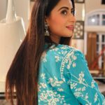 Aishwarya Sharma Bhatt Instagram - नफ़ासत है नजाक़त है, शरारत और है शोखी, नज़र भी कातिलाना है, अदा मासूम है उनकी ❤️ Wearing @needlecraft.lucknowikurti Styling @styling.your.soul PR @socialpinnaclepr #aishwaryasharma #indianattire #fashionista #fashioninsta #fashioninspo #lucknowichikankari