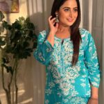 Aishwarya Sharma Bhatt Instagram - नफ़ासत है नजाक़त है, शरारत और है शोखी, नज़र भी कातिलाना है, अदा मासूम है उनकी ❤️ Wearing @needlecraft.lucknowikurti Styling @styling.your.soul PR @socialpinnaclepr #aishwaryasharma #indianattire #fashionista #fashioninsta #fashioninspo #lucknowichikankari