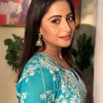 Aishwarya Sharma Bhatt Instagram - नफ़ासत है नजाक़त है, शरारत और है शोखी, नज़र भी कातिलाना है, अदा मासूम है उनकी ❤️ Wearing @needlecraft.lucknowikurti Styling @styling.your.soul PR @socialpinnaclepr #aishwaryasharma #indianattire #fashionista #fashioninsta #fashioninspo #lucknowichikankari