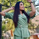Aishwarya Sharma Bhatt Instagram - Elegant, Dashing, and Daring. Wearing @athenalifestyle.in Styling @styling.your.soul PR @socialpinnaclepr #aishwaryasharma #ootd #fashionista #fashioninsta #pictureoftheday #elegance