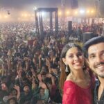 Alice Kaushik Instagram - What energy JODHPUR!!! What a mad night. Thank you, each one of you. You guys were truly amazing and special. We were touched by the amount of love you all showered upon us. Love you alllllllllll 💖💖💖 #Jodhpur #DainikBhaskar #GarbaNight #NightTo Remember
