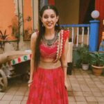 Alice Kaushik Instagram - Iss Ravivaar se humari aur aapki mulaqaat hogi har roz, yaani Somvaar se Ravivaar. To milne aaiyega zaroor, sirf @StarPlus par. ❤️✨️
