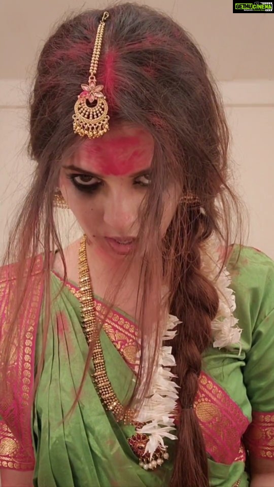 Alice Kaushik Instagram - Saajan Saajan teri dulhan tujhko pukaare aaajaaa πΌπ΅π